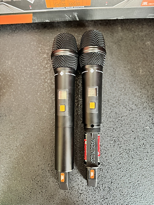 Micro Không Dây KMC 9 - Tích Hợp,Dò Sóng - Tăng Giảm Âm Lượng - Hút Giong,Hát Nhẹ,Giọng Mềm,Chống Hú Tốt - Chuyên Karaoke Gia Đình - Hàng Nhập Khẩu