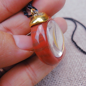 Set Mặt dây chuyền Phật Di Lặc đường kính 2cm - Dây đeo vải dù màu đen dài 45 cm và hộp đựng cung hỷ, Thiết kế đơn giản.