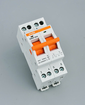 Cầu dao đảo chiều DoBo 63A, thương hiệu DoBo, bảo hành 12 tháng chính hãng đổi mới