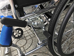 Xe Lăn Hợp Kim Nhôm Du Lịch Siêu Nhẹ Lucass X63L - màu ngẫu nhiên