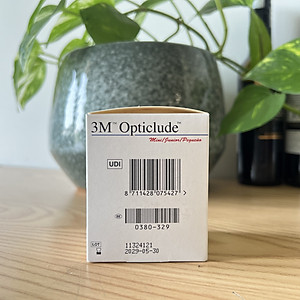 Hộp 50 miếng dán mắt tập nhược thị cho trẻ 3M 1537 cỡ bé, sản xuất tại Ba Lan