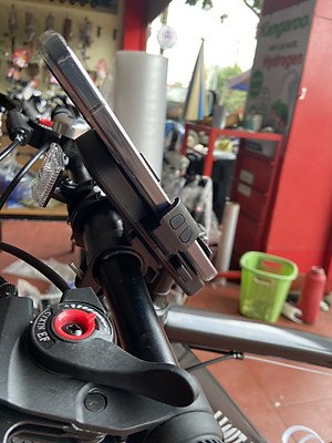 Giá đỡ điện thoại gắn khung xe đạp nhỏ gọn, tiện dụng, dễ sử dụng