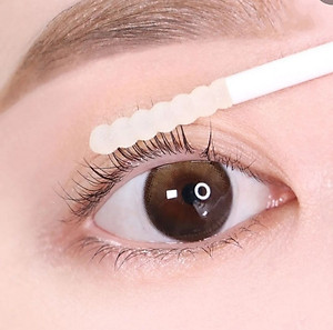 Tinh Chất Dưỡng Dài Và Khoẻ Làn Mi Kissme Heroine Make Watering Eyelash Serum (5.5 G)