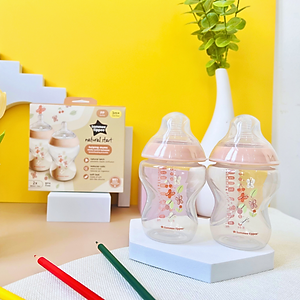 Bình Sữa PP Ty Siêu Mềm Tự Nhiên Tommee Tippee Natural Start 260ml, Núm Ty Của Bình 3-6 Tháng, Hồng (Bình Đôi)