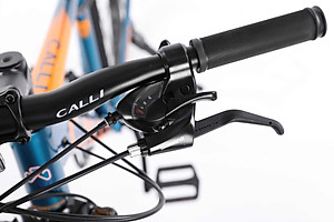 Xe đạp thể thao CALLI 1600 Khung hợp kim nhôm cao cấp, có 2 kích cỡ lựa chọn phù hợp với người cao 1m40 trở lên