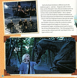 Sách Harry Potter Hogwarts: A Movie Scrapbook (English Book)