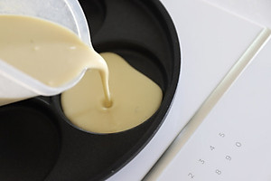 Hộp thực phẩm có tay cầm Nakaya 1000ml,  nắp bằng nhựa PE mềm dẻo, khả năng chịu được nhiệt từ -20~ 70°C- nội địa Nhật Bản