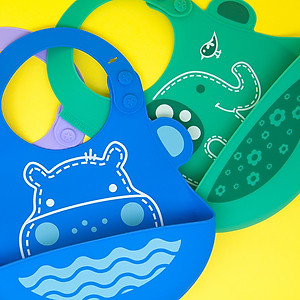 Yếm silicon ăn dặm cho bé Marcus & Marcus, từ 6 tháng