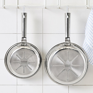 Chảo SUIT STS LocknLock  - hệ thống khóa dầu - Thép không gỉ - Thiết kế móc treo - Dùng bếp từ - Màu tự nhiên