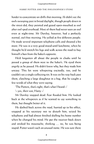 Sách Harry Potter Part 1: Harry Potter And The Philosopher's Stone (Hardback) (Harry Potter và hòn đá phù thủy) (English Book)