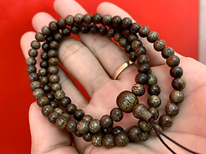 Vòng tay 108 hạt trầm hương thiên nhiên - Phi Long