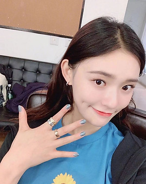 Nhẫn nam nữ titan khắc chéo phong cách 