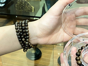 Vòng tay 108 hạt trầm hương thiên nhiên - Phi Long