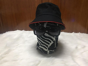 Nón tai bèo đen viền đỏ