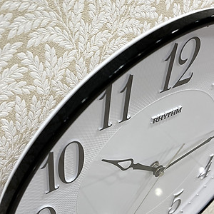 Đồng hồ treo tường Nhật Bản Rhythm CMG580NR02 – Kích Thước 33.8 x 4.0cm, 810g, vỏ nhựa cao cấp, Dùng PIN.