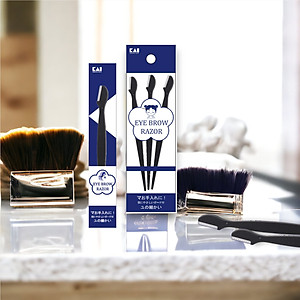 Dao Cạo Lông Mày Cán Dài Kai Groom 38531-HC1161