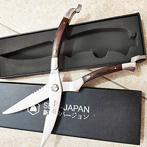 Kéo Cắt Xương Gà Vịt SeKi Nhật Bản, Cán 100% Gỗ Tự Nhiên chống trơn trược, Kéo cắt xương gà vịt chuyên nghiệp. Thép dày có lò xo bật nhảy giúp không mỏi tay