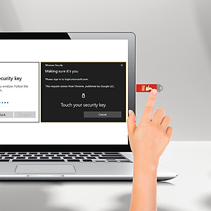 Combo 2 Khóa Xác Thực Mạnh VinCSS FIDO2 Touch 1 (Kết Nối USB Type-A) và VinCSS FIDO2 Fingerprint - Hỗ Trợ Xác Thực An Toàn Không Mật Khẩu, Chuẩn UAF/U2F/FIDO2 - Hàng Chính Hãng