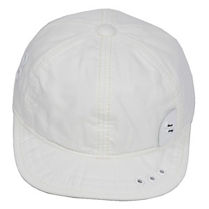 Mũ lưỡi trai mỏ mềm bít đuôi cho bé từ 1 đến 3 tuổi gắn logo chữ Z kèm đục 3 lỗ sò ở mỏ kết độc đáo - Trắng