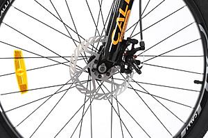 Xe đạp thể thao CALLI 1600 Khung hợp kim nhôm cao cấp, có 2 kích cỡ lựa chọn phù hợp với người cao 1m40 trở lên