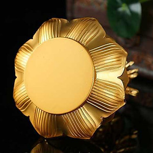 Tượng phật chuẩn đề nước hoa phong thủy ô tô