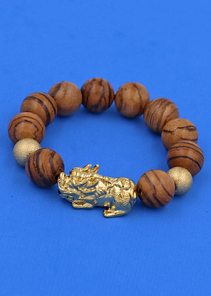 Chuỗi tay Gỗ Huỳnh Đàn 15 ly - Vòng tay Tỳ Hưu inox vàng VGHUDTHHBV15 - Vòng đeo tay size lớn, phù hợp cho nam