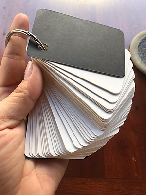 Giấy tập vẽ Flashcard trắng khổ nhỏ 5x8cm ( 100 tờ dày 5cm) định lượng 350gsm dùng chì và màu nước tất cả các loại bút vẽ dày đẹp loang màu như hình dễ thương