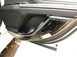 Bộ ốp Titan chống trầy xước Tapli, Táp li dành cho xe Toyota Camry 2019-2020