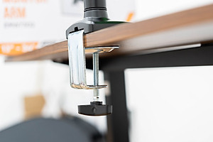 Giá Đỡ – Arm Màn Hình EDRA EMA7302 cho màn hình máy tính từ 13 tới 32 inch - Hàng chính hãng