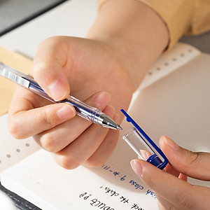 Combo 10 Bút Bi Nước Mực Gel Êm Tay, Không Lem Mực Giá Rẻ Deli - Phù Hợp Học Sinh Văn Phòng Ghi Chép Sổ Tay - EG65