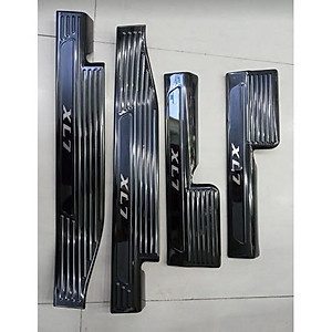 Ốp Bậc Dành Cho Xe Suzuki XL7, XL-7 2020 2021 Mẫu TiTan Tặng Kèm Keo Tăng Dính