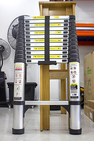 Thang nhôm rút gọn SUMIKA SK380 - Chiều cao tối đa 3.8m, hợp kim nhôm cao cấp, khóa chốt chắc chắn, đế cao su chống trượt, nhỏ gọn, di chuyển tiện lợi - Hàng chính hãng