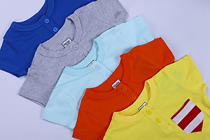 Bộ quần áo cổ trụ in sọc tay ngắn chất cotton mềm thoáng mát cho bé trai từ 3-12kg Kioo BT090