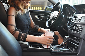 Máy Lọc Không Khí Ô Tô Thụy Sỹ Boneco P50 Khuếch Tán Tinh Dầu Thơm, Tạo Ion Âm Lọc Bụi, Khử Mùi Oto Cũ Mới, Dùng Cho Xe Hơi/Xe Đẩy Em Bé/Bàn Làm Việc - Hàng Chính Hãng