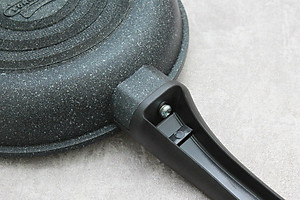 Chảo Đá Chống Dính Siêu Bền Sunhouse SBD24 24cm