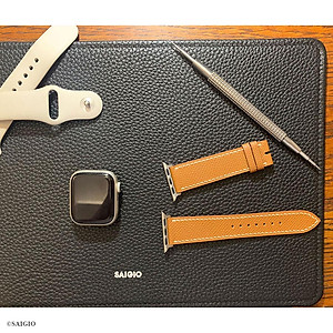 Dây Đồng Hồ Apple Watch 49mm 46mm 45mm 44mm 42mm, Chất Liệu Da Bê EPSOM Thảo Mộc Cao Cấp, Nhập Khẩu Từ Châu Âu, Dây Đeo Phong Cách Hiện Đại và Sang Trọng, Tương Thích Các Phiên Bản Series Ultra2/Ultra/SE2/SE/10/9/8/7/6/5/4/3/2/1