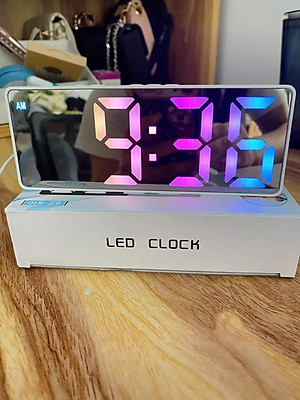 Đồng Hồ Led, Đồng Hồ Để Bàn RGB, Có Báo Thức, Hiển Thị Thời Gian, Nhiệt Độ, Có Cảm Biến Ánh Sáng Tự Động, Decor Phòng Ngủ Chill