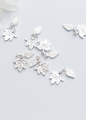 Combo 2 cái charm bạc hình lá phong treo - Ngọc Quý Gemstones