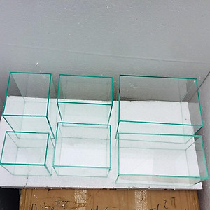 Bể cá mini , Nhiều kích thước lựa chọn, đầy đủ phụ kiện trang trí.