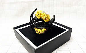 Kẹp tóc sau - Kẹp tóc hoa cúc vàng