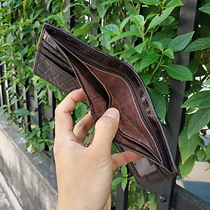 Ví Nam Da Cá Sấu 2 Mặt. Nguyên Bàn Tay Có Móng Đẹp - Phong Cách