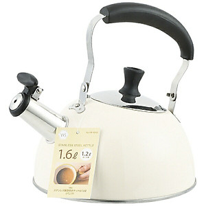 Ấm nước có còi báo khi sôi Pearl Life 1.6L - 2 màu Be & Đỏ - dùng được trên mọi loại bếp - Hàng nội địa Nhật Bản.