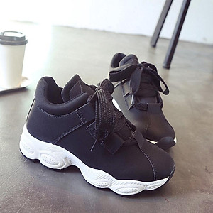 Giày sneaker nữ đế bệt