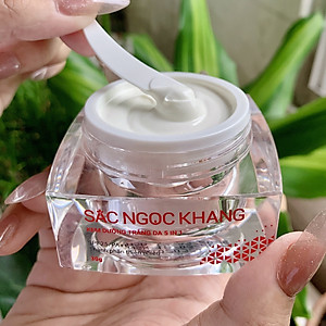 Kem dưỡng  da Sắc Ngọc Khang 5 trong 1 ban ngày 30g giúp nuôi dưỡng làn da sáng khỏe, mờ thâm nám ngăn ngừa lão hóa