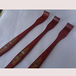 Combo Hai cây gãi lưng gỗ -cây gãi lưng khảm hoa văn