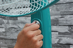 Quạt đứng SENKO sải cảnh lớn , hẹn giờ bật tắt cao cấp hàng chính hãng- GIAO MÀU NGẪU NHIÊN  