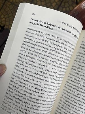 VIỆT NAM VÀ HÌNH MẪU TRUNG HOA - Nghiên cứu so sánh về chính quyền dân sự nhà Nguyên và nhà Thanh nửa đầu thế kỷ XIX – Alexander Barton Woodside – Nhã Nam – NXB Thế Giới (Bìa mềm) 