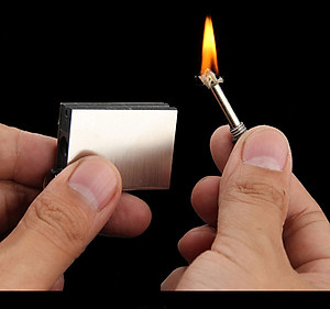 Bật Lửa Diêm Xăng Sinh Tồn Vuông Xài Xăng, Hộp Quẹt Diêm Xăng Vĩnh Cửu Vuông Có Móc Treo Chìa Khóa Đính Kèm Rất Tiện Lợi