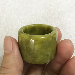 Nhẫn ngọc càn long cho nam loại vuông và dẹp đủ saize và đủ màu từ 1.9 cm đến 2.3 cm