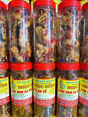 Mực rim sa tế đã chế biến ăn liền gói 1kg là món ăn ngon ơi là ngon của shop Đặc Sản Biển Phan Thiết NGỌC DŨNG. Hạn sử dụng 6 tháng kể từ ngày đặt hàng